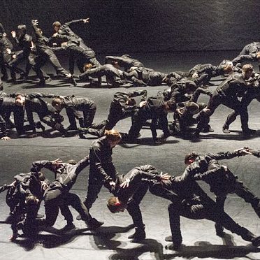 'Polaris' by Crystal Pite. Salder's Wells Theatre (31 October 2014). Photo from The Telegraph